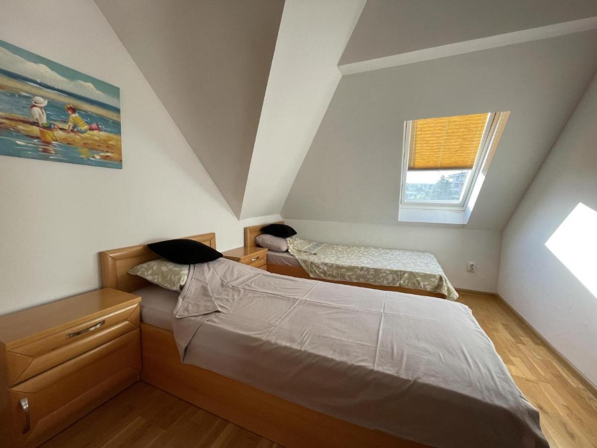 Stunning 2-Bed Apartment In Sea Resort Varna Sankt Konstantin & Helena Eksteriør billede